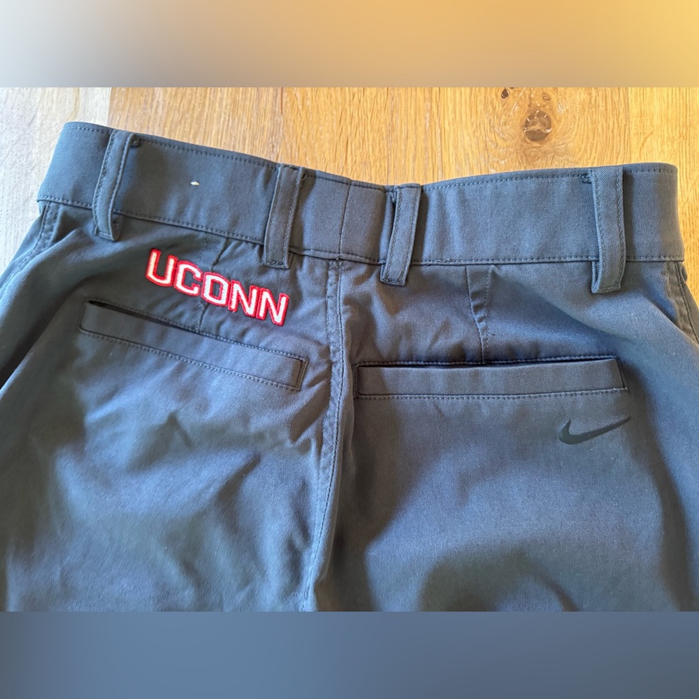 Nike UCONN Gray Pants Slacks embroidered logo men’s size 30